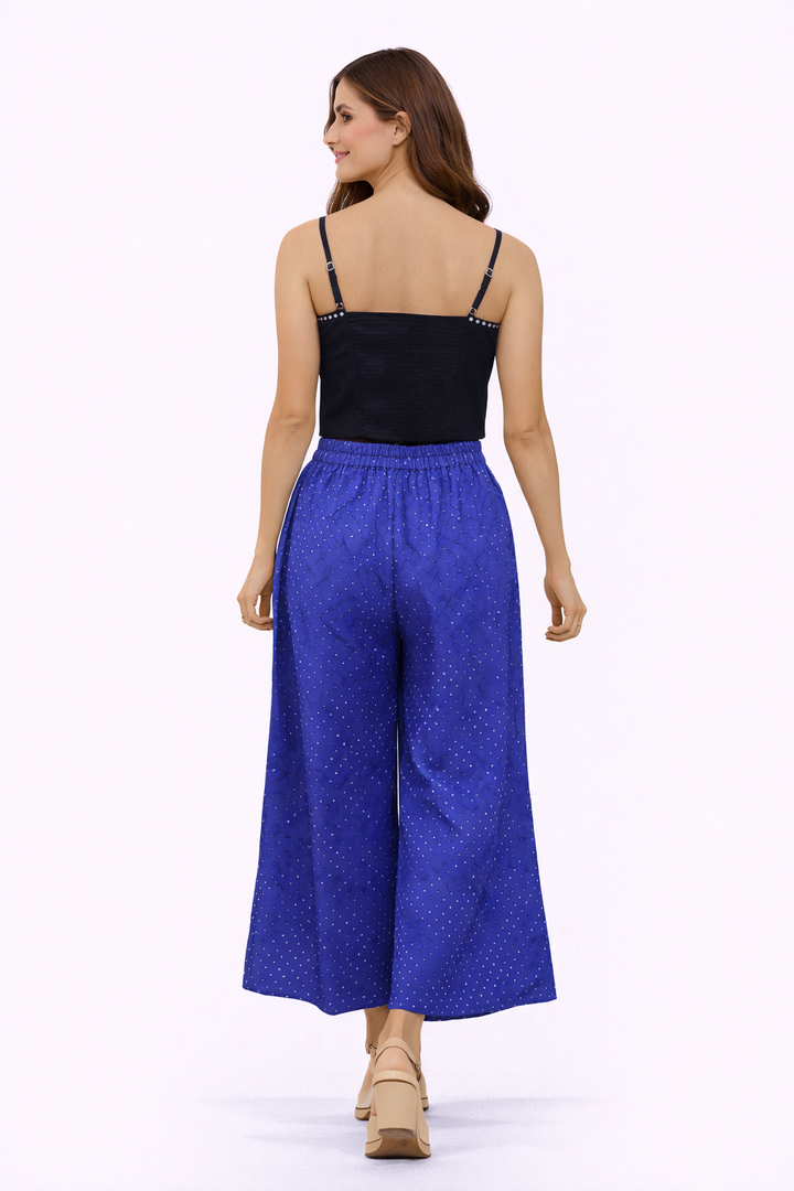 Bandeau With flared bandhani pants