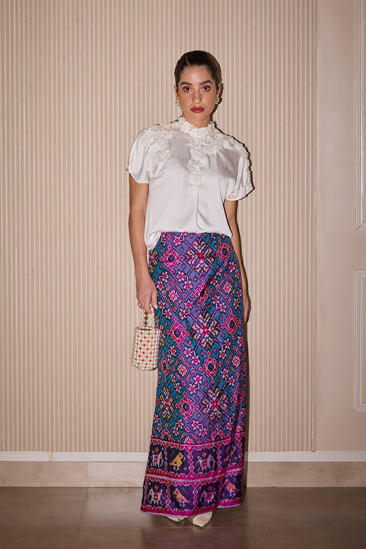 3D Flowers Top With Patola Pencil Skirt