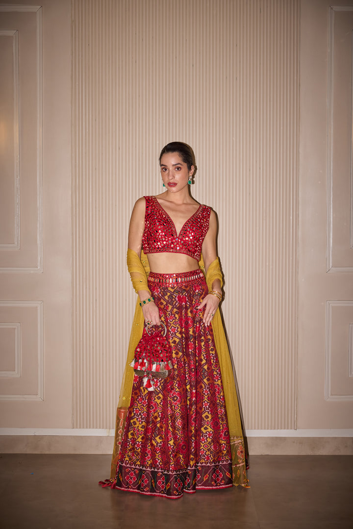 Metal mirror work tassel bag