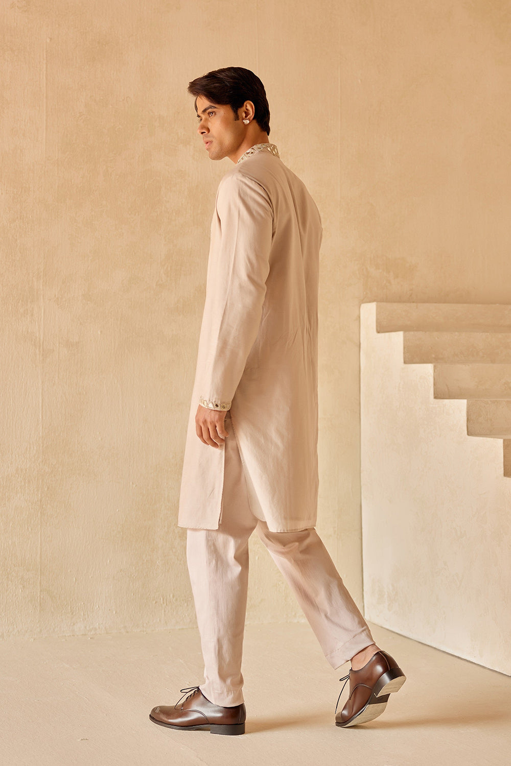 ZARI MIRRORWORK KURTA WITH STRAIGHT PANTS